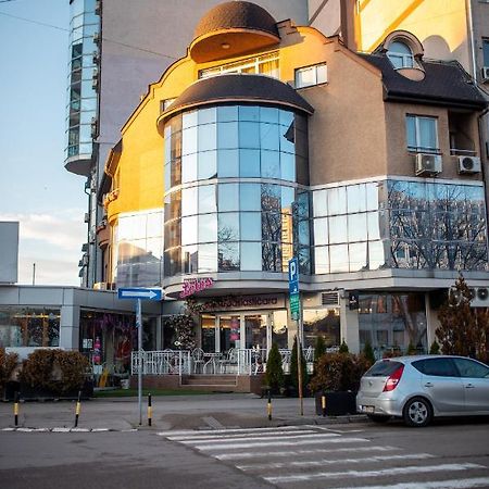 Garni Hotel Lotos Ni Esterno foto