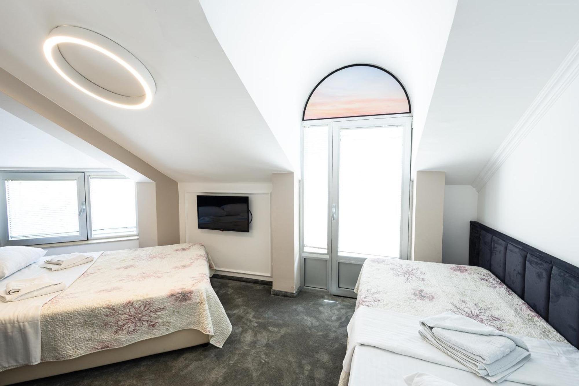 Garni Hotel Lotos Ni Esterno foto