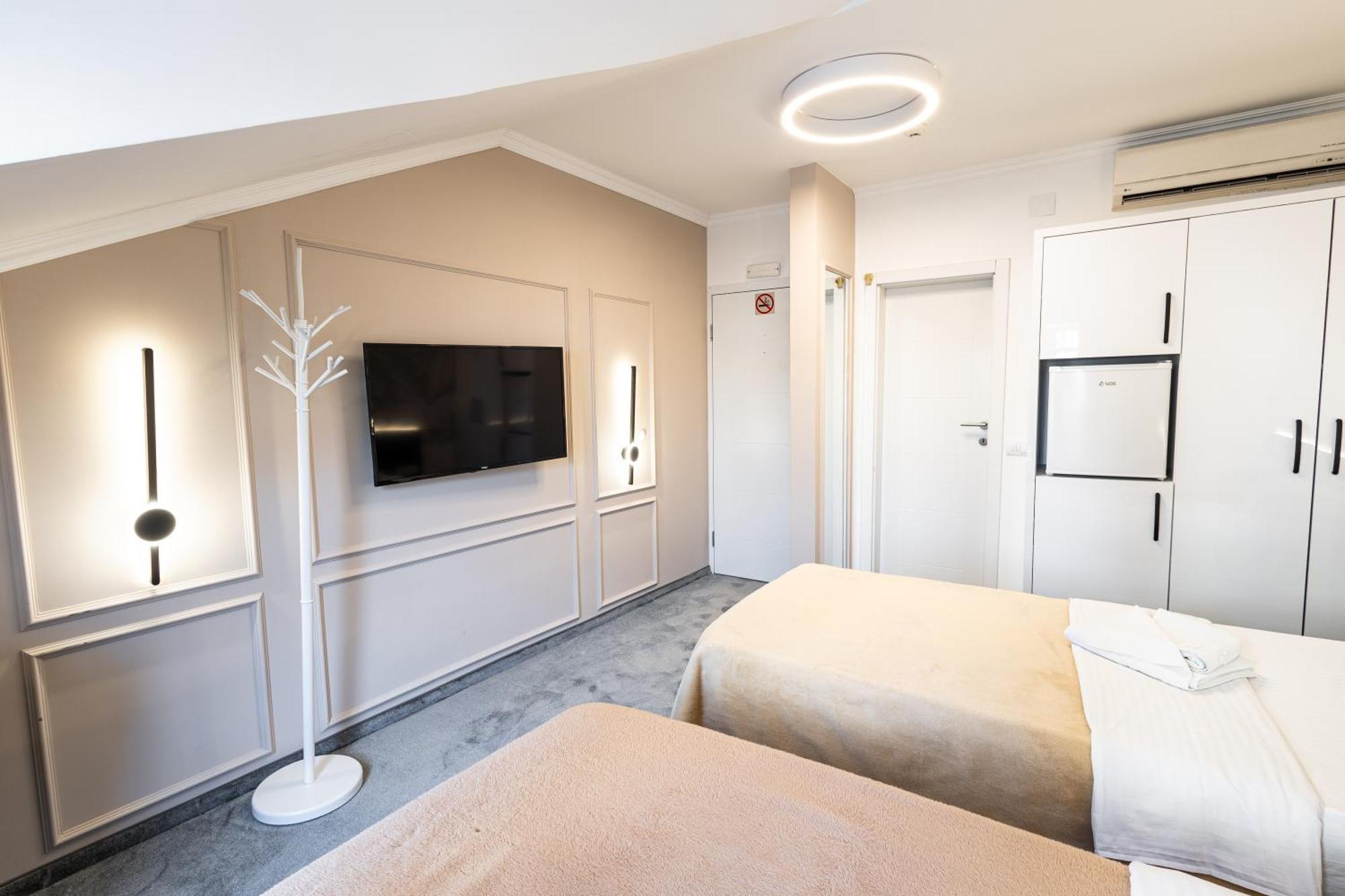 Garni Hotel Lotos Ni Esterno foto