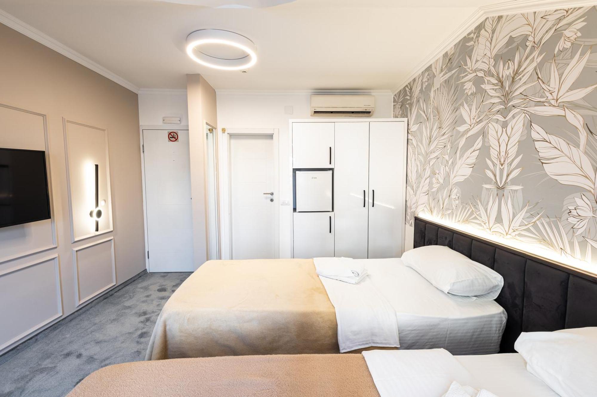 Garni Hotel Lotos Ni Esterno foto
