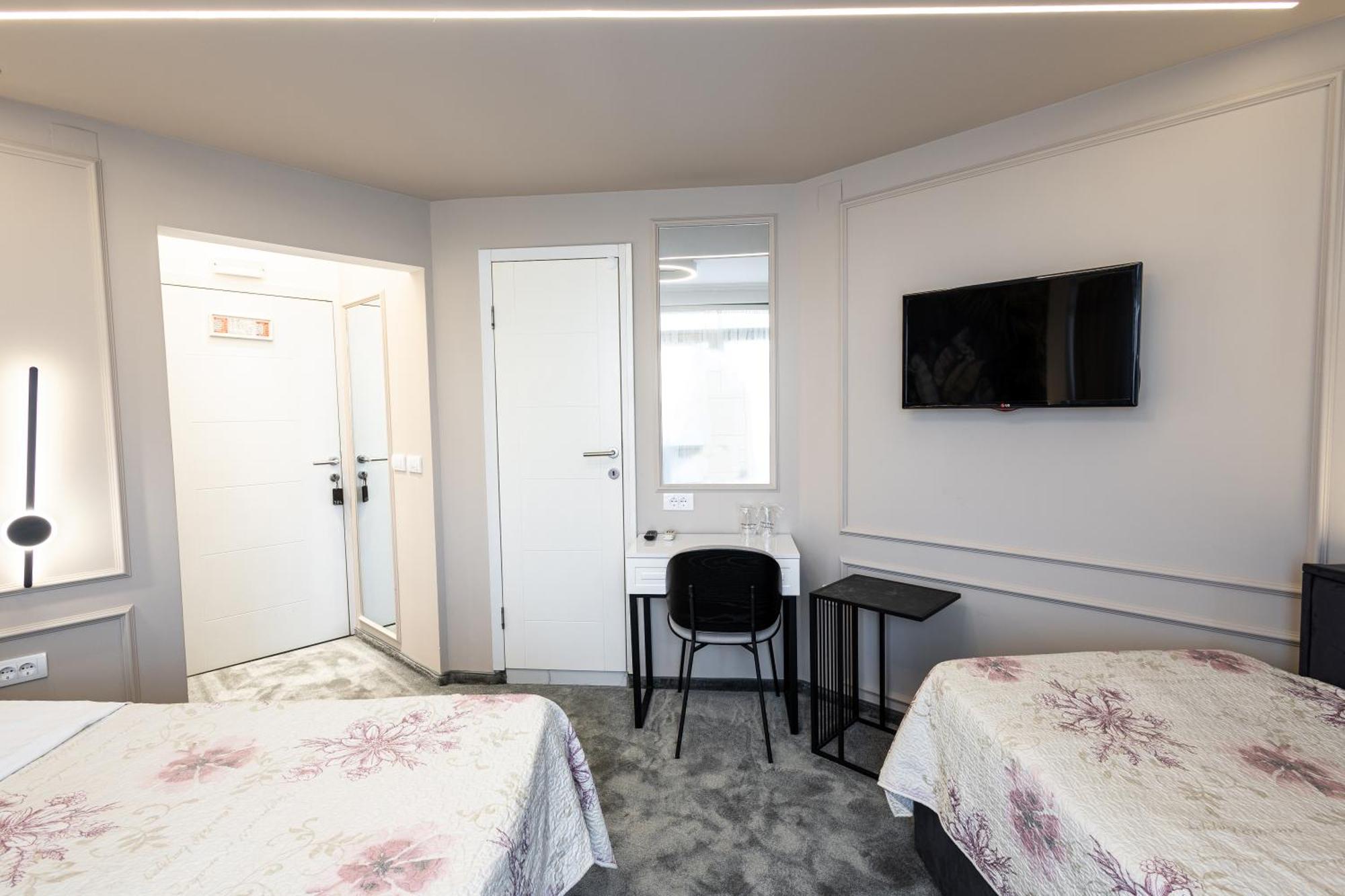 Garni Hotel Lotos Ni Esterno foto